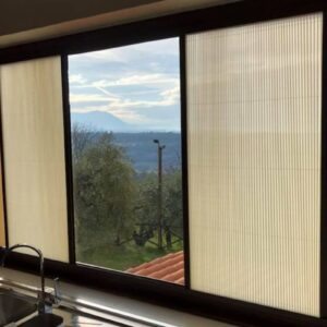 Eclypser – Tenda Oscurante Plissettata su Vetro